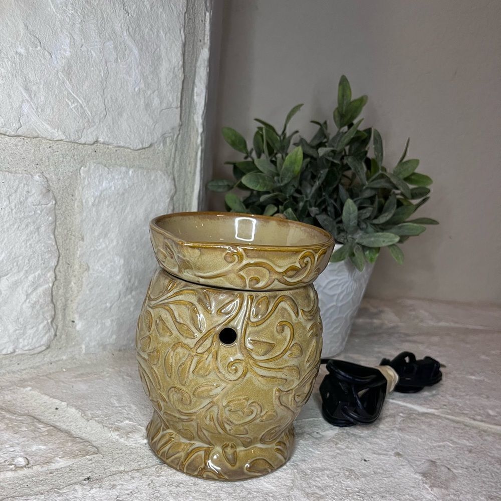 SCENTSY Malta Tan Swirls Retired Full Size Wax Warmer